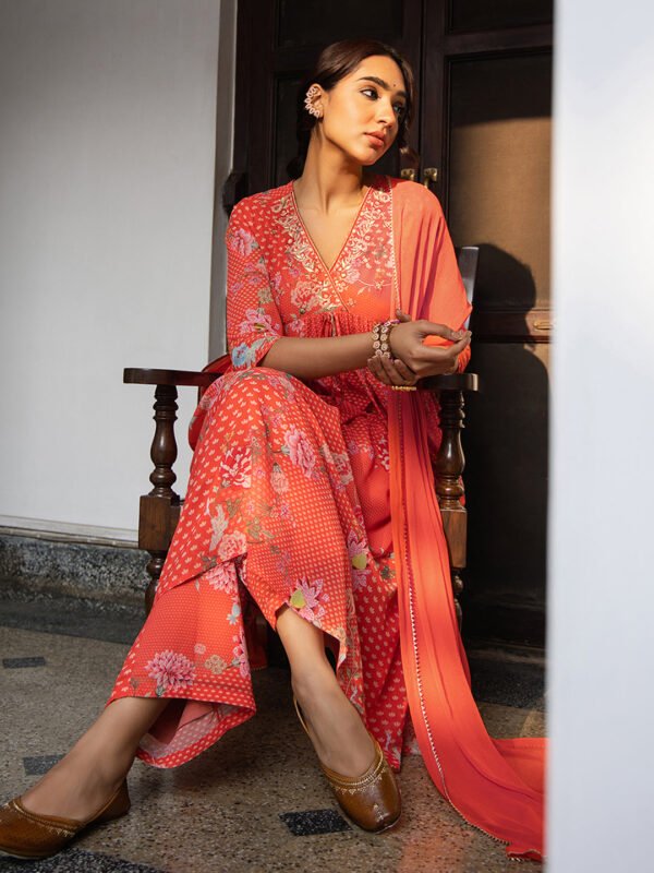 Elegant Red Georgette Kurta Set with Yoke Embroidery and Gathered Design