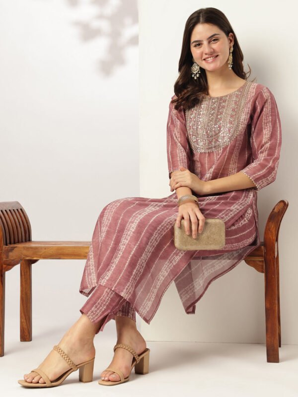 Elegant mauve silk kurta and pant set with tie & dye, embroidered yoke for a sophisticated look