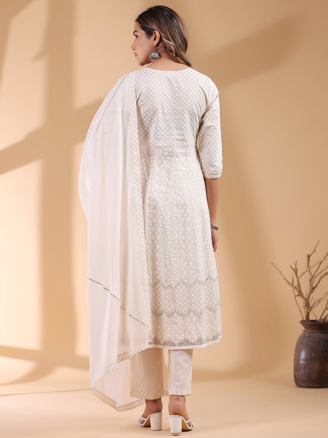 JAC25ST01935_3 JAC25ST01935_3